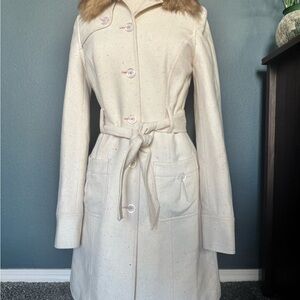 Early 2000’s DKNY WOOL Cream Belted Women's Coat